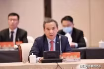 Ông Lữ Hướng Dương hiện là Chủ tịch Tập đoàn Dung Tiệp và Phó chủ tịch HĐQT Tập đoàn BYD. Ảnh: Sohu.