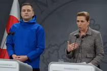 Thủ hiến Greenland Jens Frederik Nielsen và Thủ tướng Đan Mạch Mette Frederiksen tại cuộc họp báo chung hôm 13/1. Ảnh: Reuters.