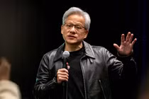Việc ông Jensen Huang không có tên trong danh sách đoàn tháp tùng ông Trump tới Trung Quốc đã gây xôn xao trong cả giới công nghệ lẫn ngoại giao. Ảnh: Toutiao.