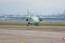 Máy bay không người lái hybrid đầu tiên trên thế giới Caihong YH-1000S. Ảnh: Zaobao.