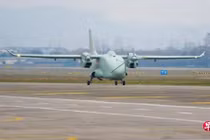 Máy bay không người lái hybrid đầu tiên trên thế giới Caihong YH-1000S. Ảnh: Zaobao.