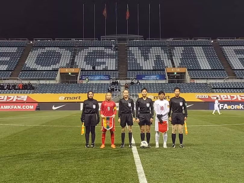 ĐT nữ Việt Nam đã đoạt vé vào vòng playoff vòng loại Olympic 2020 dù thầy trò HLV Mai Đức Chung vẫn còn trận tranh ngôi nhất nhì bảng A với Hàn Quốc vào ngày 9/2 tới. Ảnh VFF