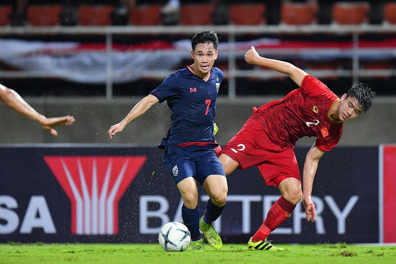 HLV A.Nishino sẽ tập trung thời gian, công sức cho đội tuyển Thái Lan để “đền đáp” chủ tịch LĐBĐ Thái Lan Somyot Poompanmoung đã dành trọn niềm tin cho mình trong những ngày sóng gió. Ảnh FAT