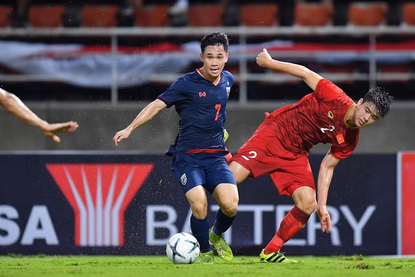 HLV A.Nishino sẽ tập trung thời gian, công sức cho đội tuyển Thái Lan để “đền đáp” chủ tịch LĐBĐ Thái Lan Somyot Poompanmoung đã dành trọn niềm tin cho mình trong những ngày sóng gió. Ảnh FAT HLV A.Nishino sẽ tập trung thời gian, công sức cho đội tuyển Thái Lan để “đền đáp” chủ tịch LĐBĐ Thái Lan Somyot Poompanmoung đã dành trọn niềm tin cho mình trong những ngày sóng gió. Ảnh FAT