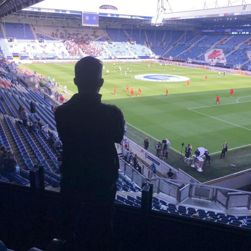 SC Heerenveen lơ lửng án phạt nếu Văn Hậu không được đá 20% số trận chính thức.