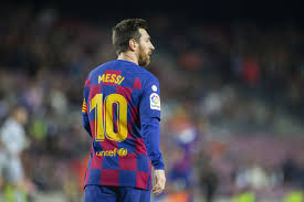 "Cuối cùng, tôi nghĩ là nếu anh thích nói về các cầu thủ thì hãy chỉ thẳng ra tên người đó. Bằng không anh đang cứ úp mở và lan tỏa tin đồn trong khi chúng chẳng hề có thật". Messi thẳng thắn. Ảnh CLB