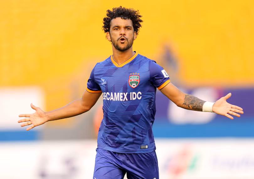 Tiền vệ ngoại Hedipo Conceiçao người Brazil đã có bàn thắng đầu tiên cho BD. Ảnh VPF Tiền vệ ngoại Hedipo Conceiçao người Brazil đã có bàn thắng đầu tiên cho BD. Ảnh VPF