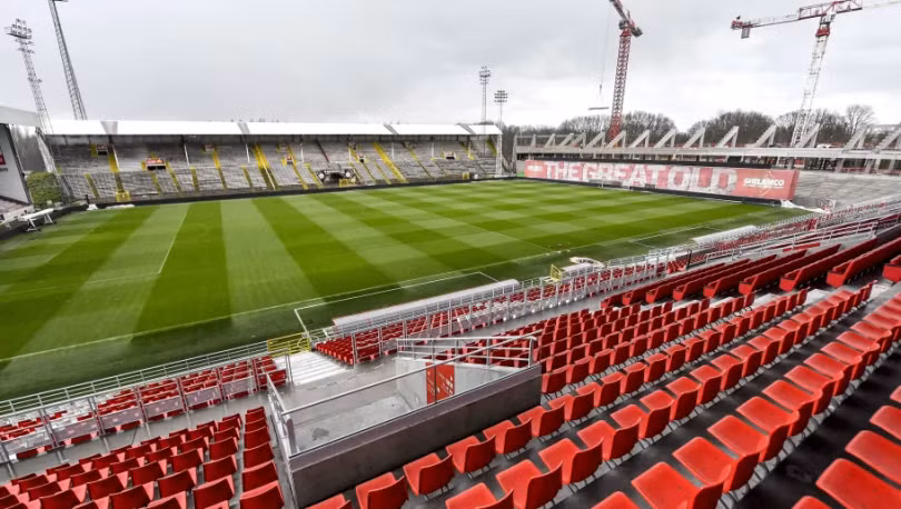 Các giải bóng đá châu Âu đều tạm hoãn. Ảnh UEFA