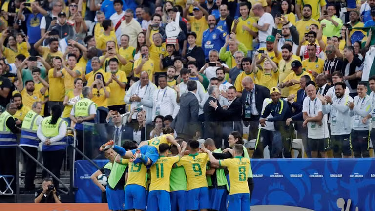 Vũ điệu Samba trên sân Arena Corinthians (ảnh AP)