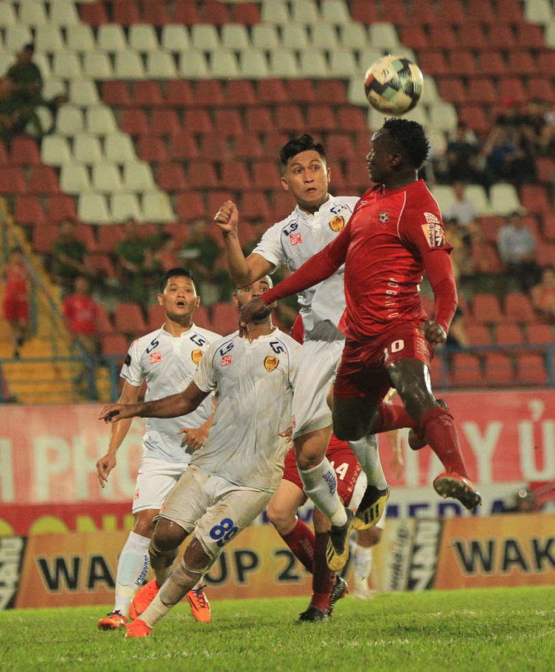 Nếu lượt vệ Hải Phòng không kiếm được 3 điểm trước khi đến sân Tam Kỳ vòng 16 thì đội bóng đất Cảng sẽ cực kỳ nguy hiểm. (ảnh VPF) 