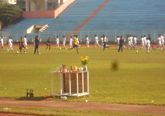 Lễ chào sân đầu năm mới của đội SHB.Đà Nẵng (ảnh VietTimes) Lễ chào sân đầu năm mới của đội SHB.Đà Nẵng (ảnh VietTimes)