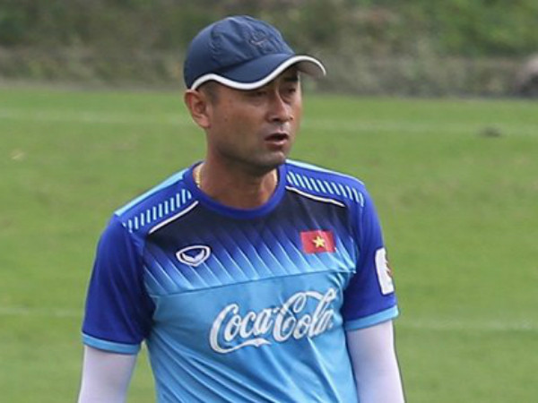 HLV Lee Tae-Hoon vẫn chưa tìm được mảnh ghép ưng ý với Tuấn Anh ở vị trí tiền vệ trung tâm (ảnh CLB)