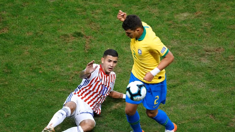 Cuối trận đội hình Brazil đã chuyền thành 3-2-4-1, thi đấu chủ yếu bên phần sân đối phương (ảnh CNN)