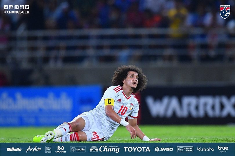 Chiêu trò “chuyển lửa” sang đối phương ảnh 2 UAE vừa bại trận trước ĐT Thái Lan 1-2. Ảnh FAT