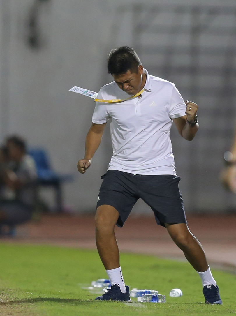 Nguy thật rồi, bầu Đệ ơi! ảnh 2 HLV Mai Xuân Hợp như