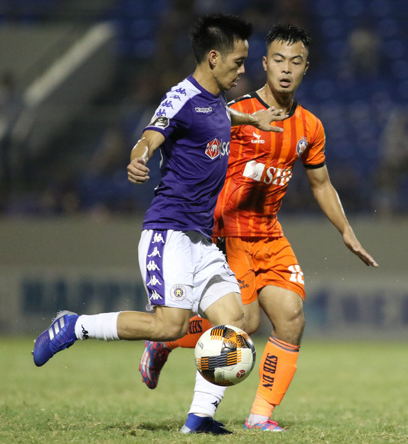 Văn Quyết đang là nhạc trưởng không thể thiếu được của HLV Chu Đình Nghiêm. Ảnh VPF.