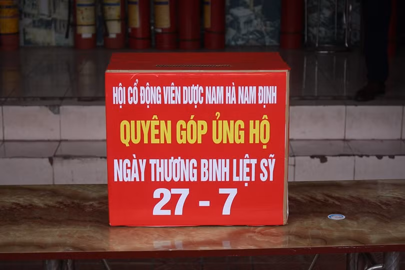 Rất nhiều hình ảnh đẹp trên khán đài sân Thiên Trường. Ảnh NĐFC.