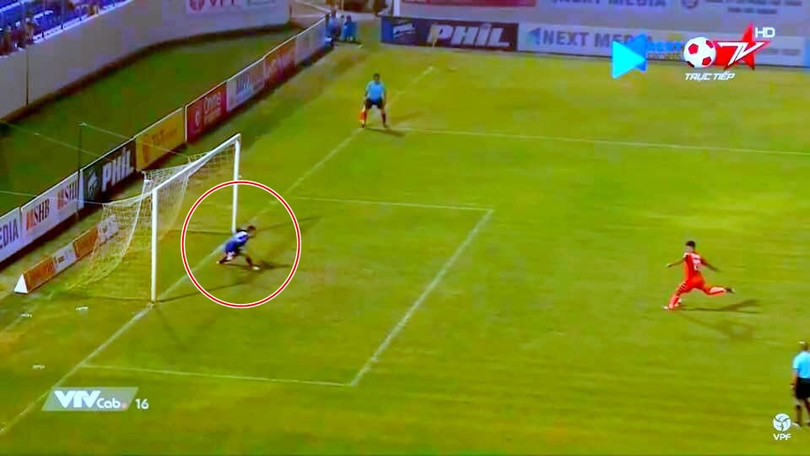 Trọng tài đã không 