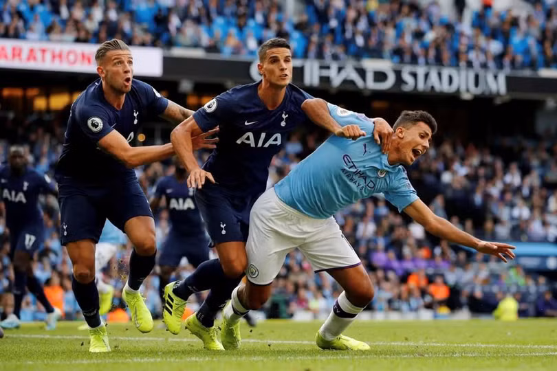 Trọng tài VAR chắc hẳn lúc đó đang đi uống cà phê", HLV người Tây Ban Nha của Manchester City đã phát biểu như thế. Ảnh CNN. Trọng tài VAR chắc hẳn lúc đó đang đi uống cà phê