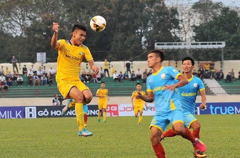 Chủ nhà S.Khánh Hòa thoát khỏi “đáy vực”? ảnh 1 Xuân Mạnh (SLNA) đã trở lại tập luyện và có thể ra sân. Ảnh SLFC.