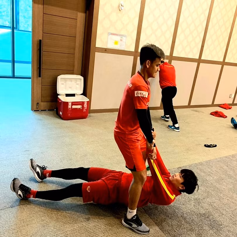 Các hoạt động của các cầu thủ Việt Nam đều được đối thủ cập nhật. Ảnh VFF Các hoạt động của các cầu thủ Việt Nam đều được đối thủ cập nhật. Ảnh VFF