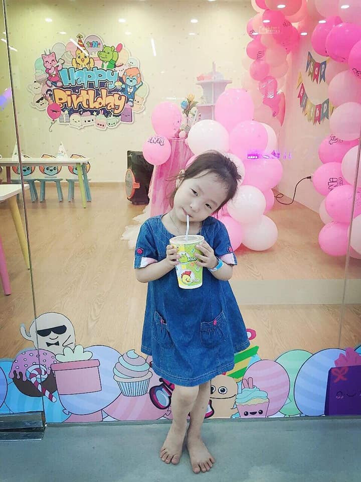 Gác lại nỗi nhớ vợ con, trợ lý Quốc Vượng đã có những thành công ban đầu. Ảnh QV