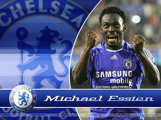 Cầu thủ người Ghana Michael Essien sinh năm 1982, có biệt danh Bison (Bò rừng) là huyền thoại của Chelsea và Ngoại hạng Anh vẫn đang thi đấu ở tuổi 38. Ảnh CLB