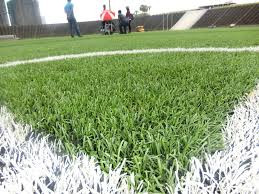 Mặt sân Olympic (Campuchia). Ảnh CNN