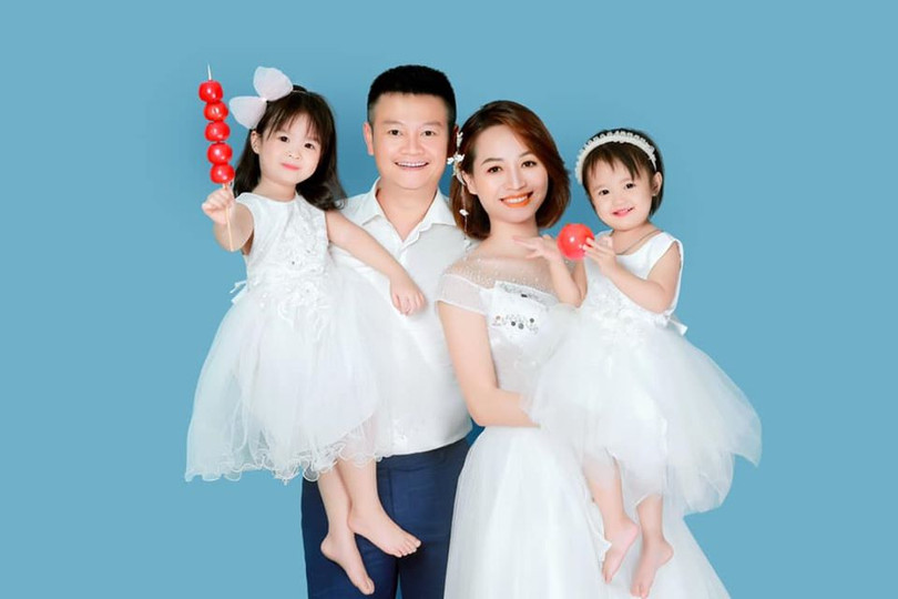 Hậu phương vững chắc để ông thầy trẻ Văn Quyến yên tâm làm nghề. Ảnh FBNV Hậu phương vững chắc để ông thầy trẻ Văn Quyến yên tâm làm nghề. Ảnh FBNV