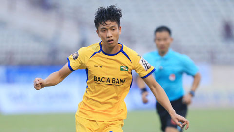 Văn Đức còn 2 năm hợp đồng ở sân Vinh được cho là trụ cột của SLNA mùa giải V.League 2020 cùng với Xuân Mạnh, Tuấn Tài, Văn Khánh. Ảnh SLFC