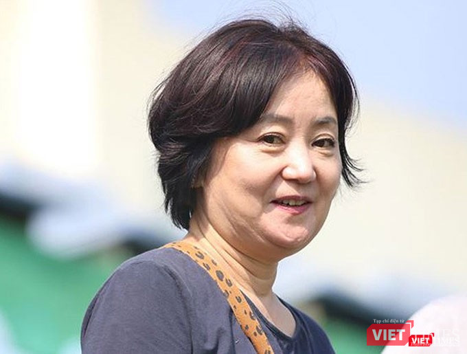 Bà xã Choi Sang-a khi ấy mới hỏi: “Sao ông cứ phải lựa chọn Trung Quốc, mà không phải là đội bóng thuộc các nước Đông Nam Á?”. Ảnh FBCN