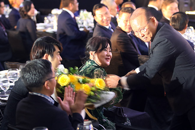 "Tôi luôn biết ơn vợ đã đưa tôi đến với Việt Nam" ông Park nói. Ảnh VFF