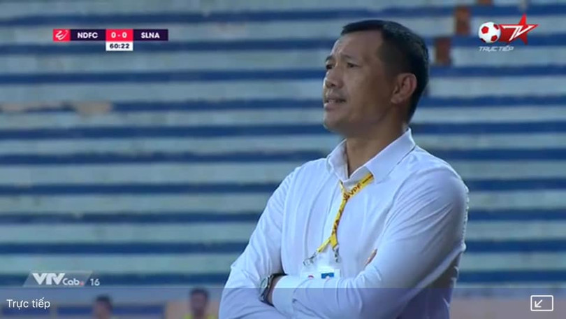 SLNA và con số 13 định mệnh ảnh 2 Mục tiệu tốp 3? BHL SLNA dường như đang tự trấn an mình. Ảnh CĐV.