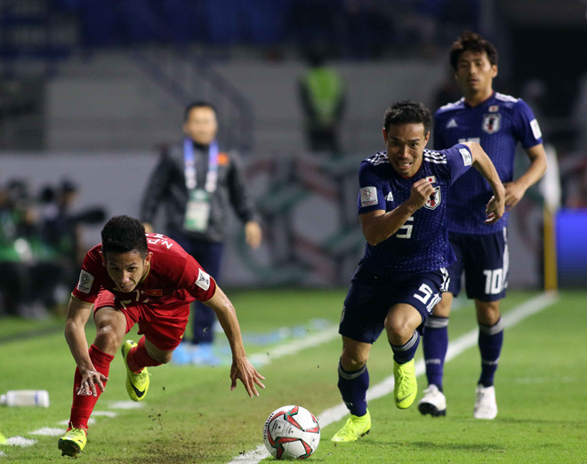 HLV Hajime Moriyasu và các cầu thủ U23 Nhật Bản luôn có lối chơi thực dụng. Ảnh VFF