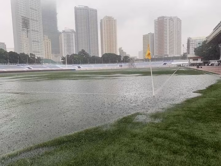 Cơn bão Kammuri đã khiến cho cả HLV Akira Nishino và HLV Park Hang-Seo gặp khá nhiều khó khăn. Ảnh VF