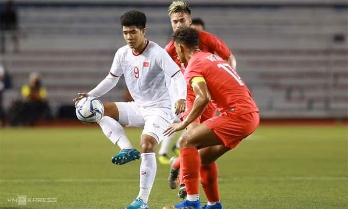 Đức Chinh, người hùng của trận đấu. Ảnh VF