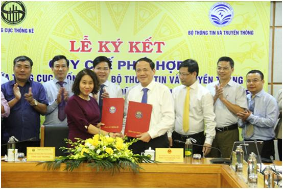 Bộ TT&TT và Tổng Cục Thống kê tại buổi lễ ký kết. (Ảnh MIC) Bộ TT&TT và Tổng Cục Thống kê tại buổi lễ ký kết. (Ảnh MIC)