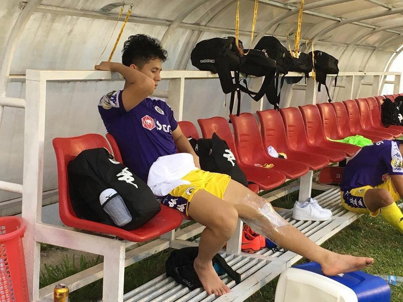 Nhiều khả năng Đình Trọng bị giãn dây chằng đầu gối không thể tham dự King’s Cup (ảnh nhân vật cung cấp)