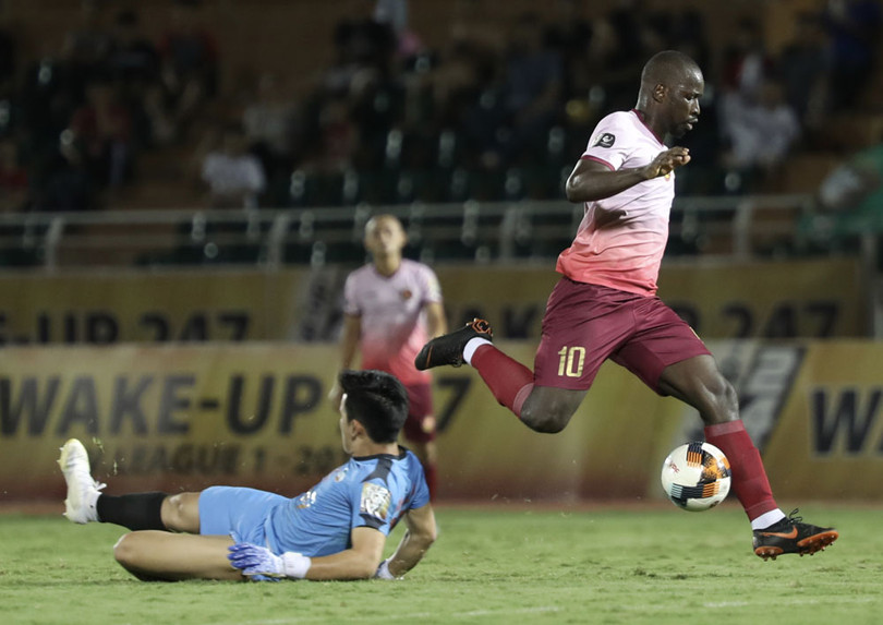 HLV Thành Công đang hướng tới lối đá ổn định cho các cầu thủ Sài Gòn (ảnh Bongdaso)