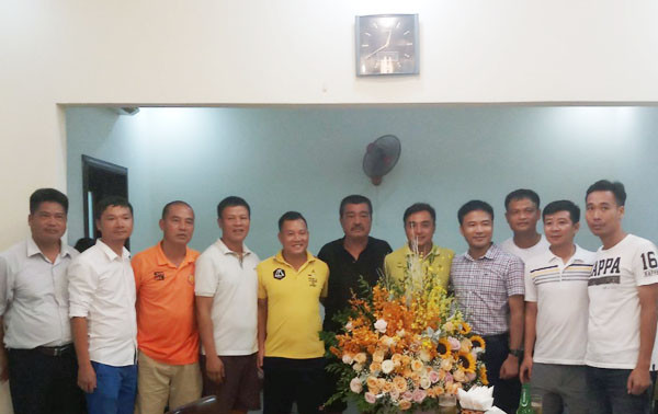 HLV Đức Thắng thanh thản chia tay trong niềm nuối tiếc của cổ động viên xứ Thanh (ảnh CĐV TH)