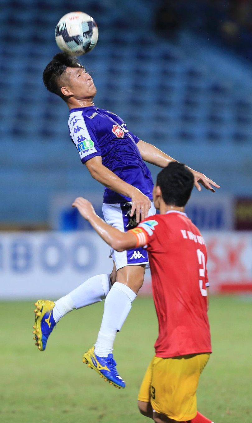 Chỉ có chấp nhận “cửa dưới”, đá phòng ngự phản công thì phần thắng Hà Nội mới rõ ràng (ảnh VPF) Chỉ có chấp nhận “cửa dưới”, đá phòng ngự phản công thì phần thắng Hà Nội mới rõ ràng (ảnh VPF)