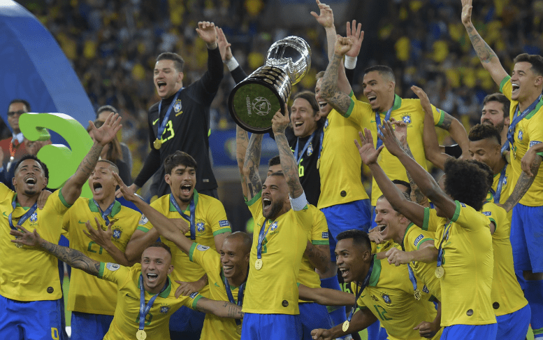 Cúp vàng Copa America 2019 là danh hiệu thứ 40 (ảnh AP)