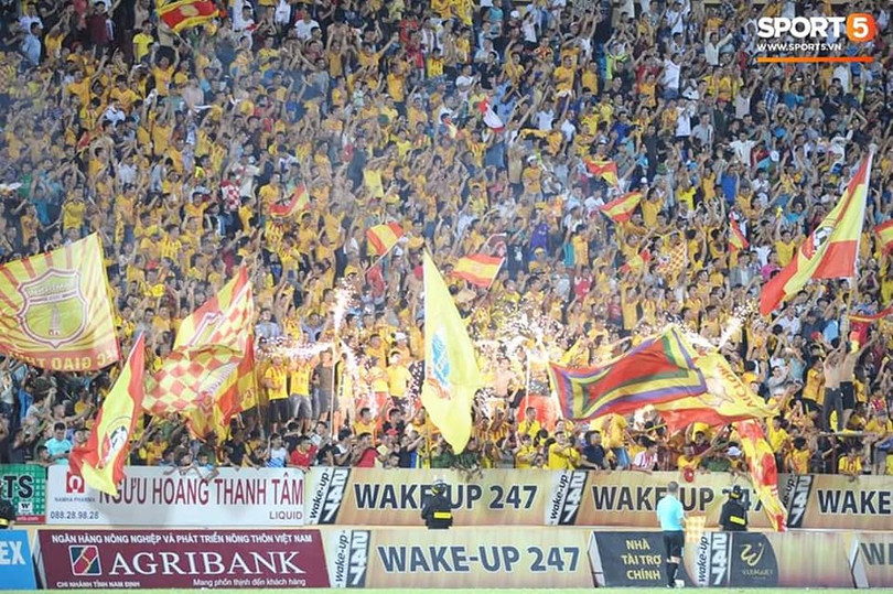 Sân Thiên Trường có sức nóng bậc nhất V.League 2019 (ảnh Hội CĐV Nam Định)