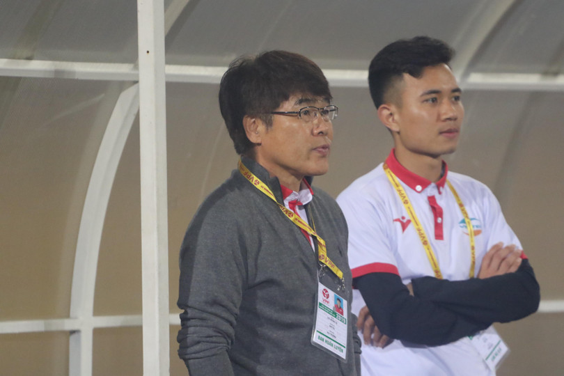 với HLV Lee Heung-sil (Hàn Quốc) đã từng vô địch AFC Champions League (2006) cũng không trụ lại được Viettel (ảnh CLB)