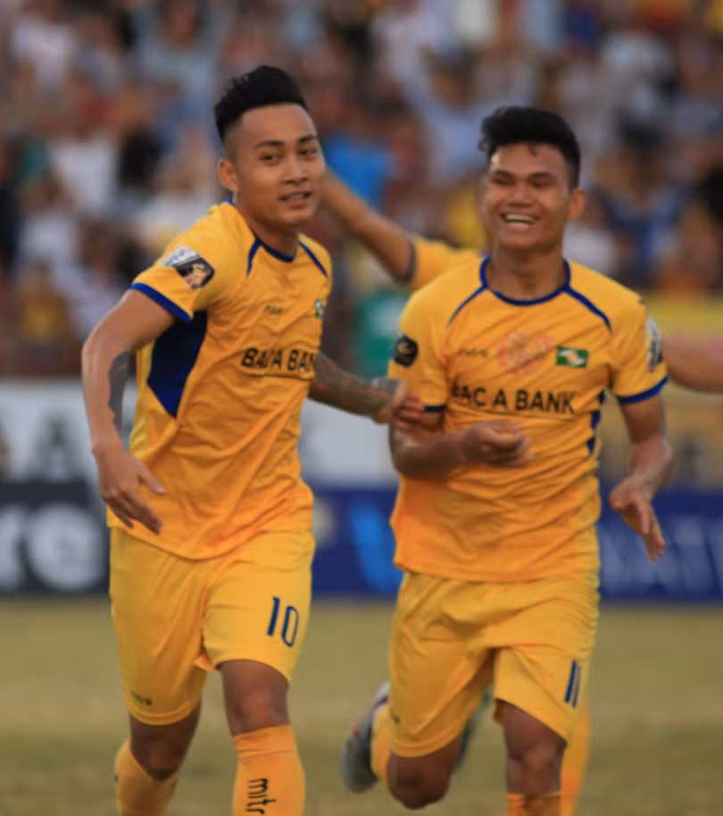 Tuấn Tài (10) đã khai thông thế bế tắc, mở đường cho chiến thắng 3-0 trước HAGL (ảnh VPF) Tuấn Tài đã khai thông thế bế tắc, mở đường cho chiến thắng 3-0 trước HAGL (ảnh VPF)