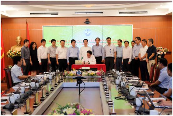 Bộ TT&TT Ký kết Hợp tác ghi nhớ về phát triển CNTT tại điểm cầu Hà Nội. (Ảnh MIC)