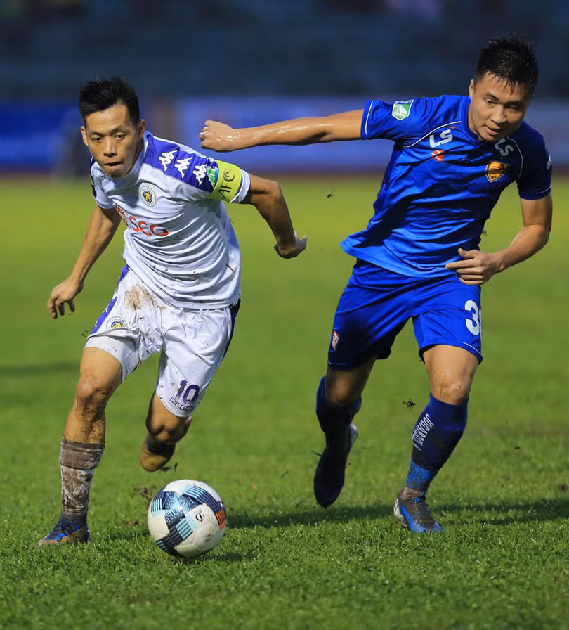 Văn Quyết vẫn quá xuất sắc. Ảnh VPF