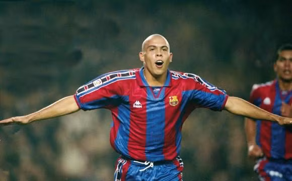 Barça gọi cho tôi để nói rằng tôi không thể tiếp tục ở lại. Ro "béo" chia sẻ Barça gọi cho tôi để nói rằng tôi không thể tiếp tục ở lại. Ro "béo" chia sẻ