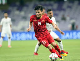Nguyễn Quang Hải, cầu thủ xuất sắc nhất AFF Cup 2018 vẫn chơi trong nước nên chỉ được định giá có 150.000 euro. Ảnh VFF