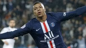 Phong độ ấn tượng của Mbappe trong màu áo PSG đã giúp anh lọt vào mắt xanh của rất nhiều ông lớn ở châu Âu, tất nhiên trong đó có đội bóng Hoàng gia Real Madrid. Ảnh PSG